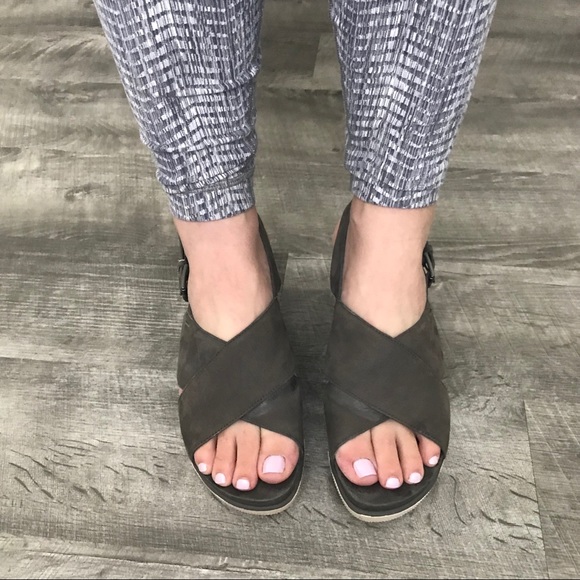 Eileen Fisher Sandals - Picture 6 of 13